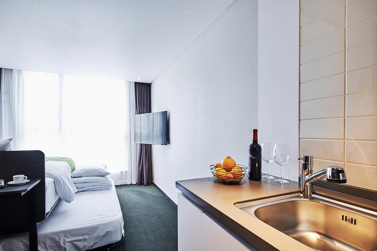 Jeju Pureun Hotel Seogwipo Exteriör bild