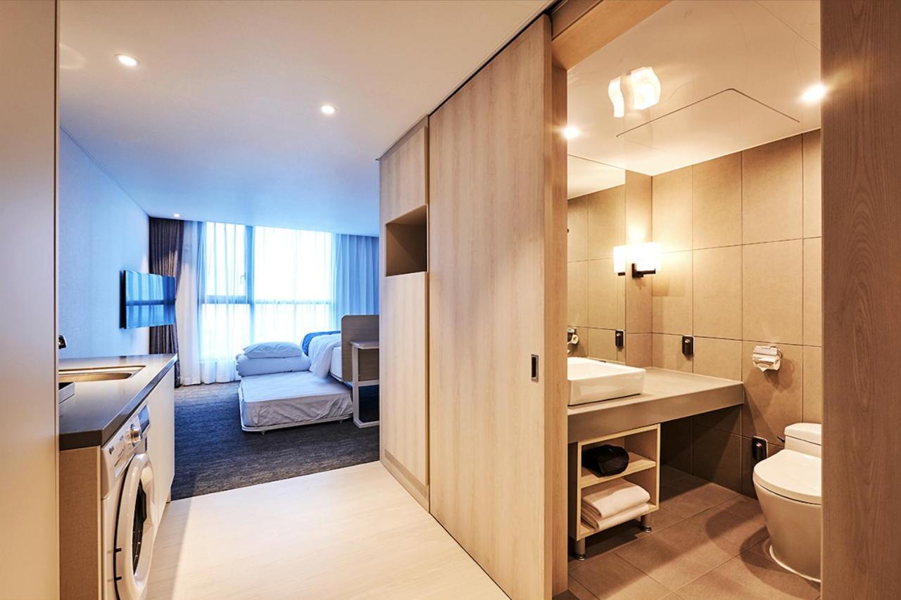 Jeju Pureun Hotel Seogwipo Exteriör bild